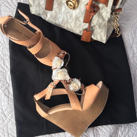 | Chinese Laundry | Leather Platform Wedges - Picture 2 of 8